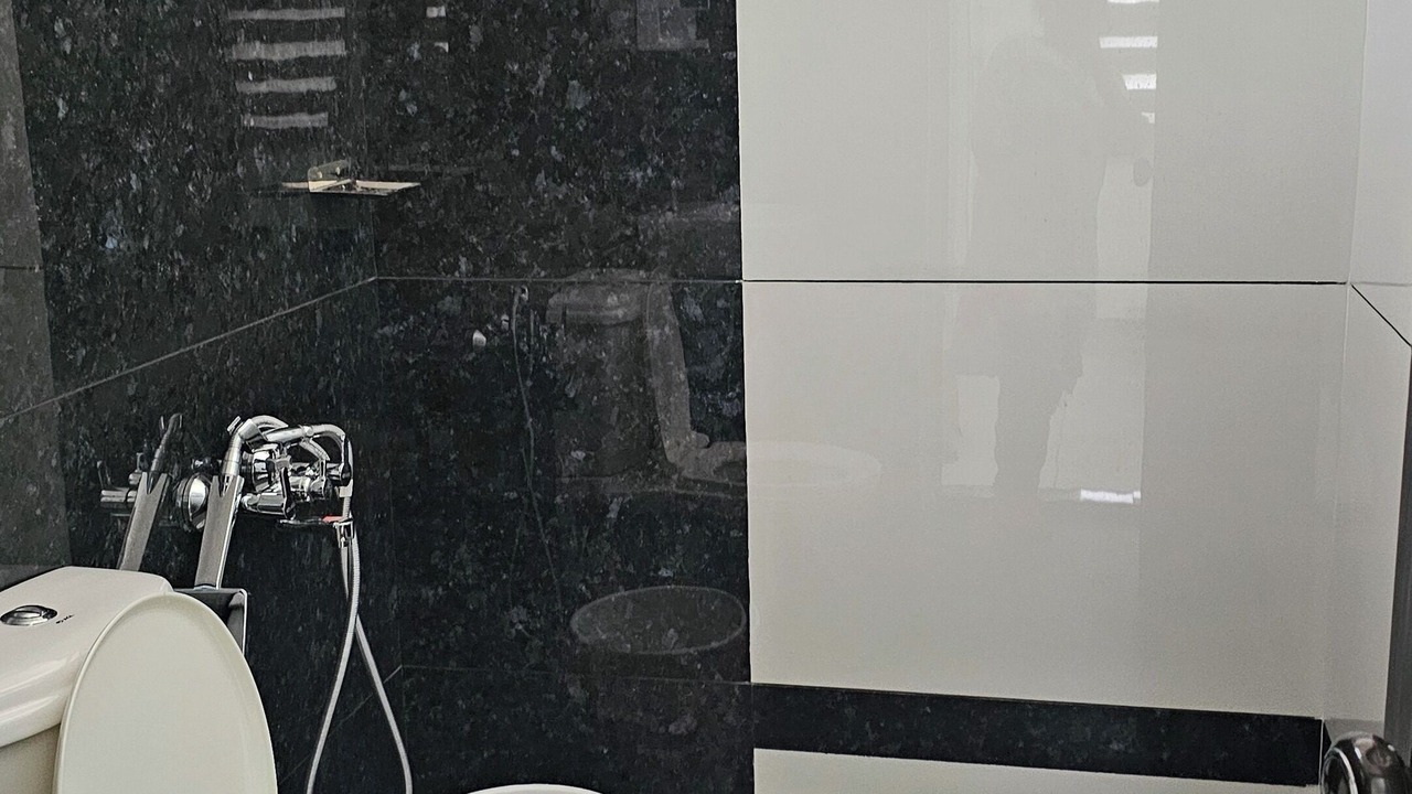 Photo of Bathroom in Eloor