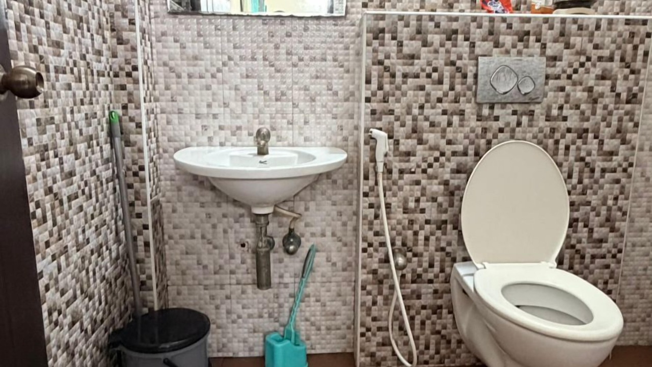 Photo of Bathroom in Perambur Purasavakam