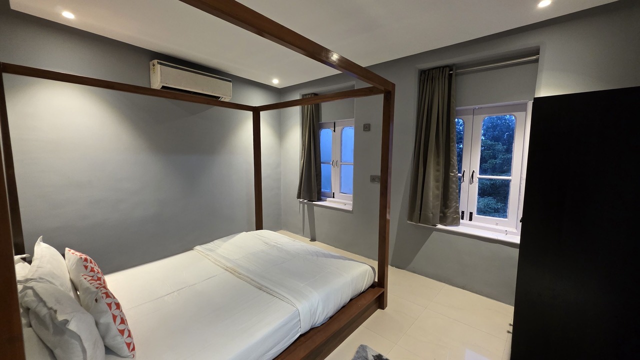 Photo of Bedroom in Malabar Hill