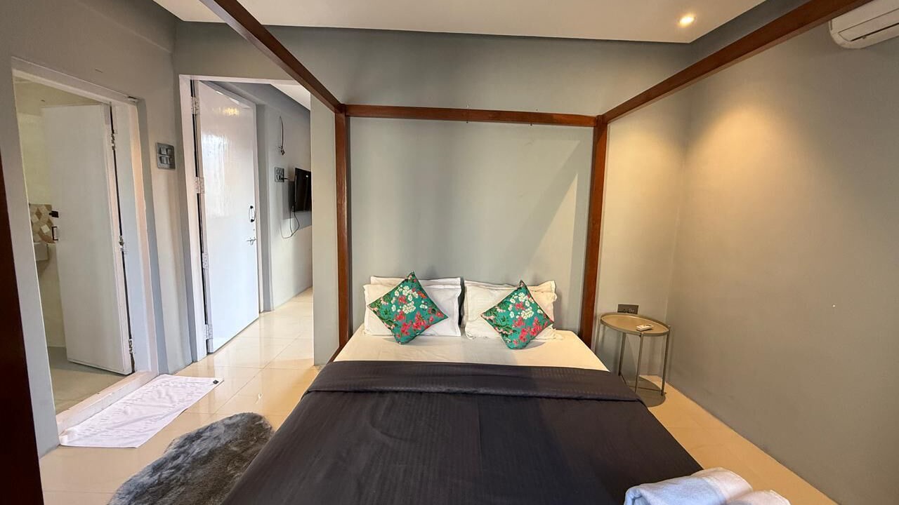 Photo of Bedroom in Malabar Hill