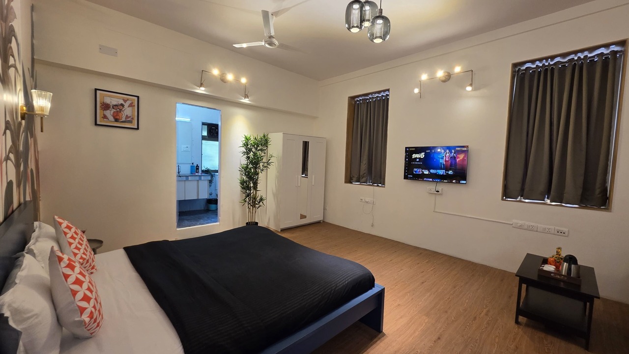Photo of Bedroom in Malabar Hill