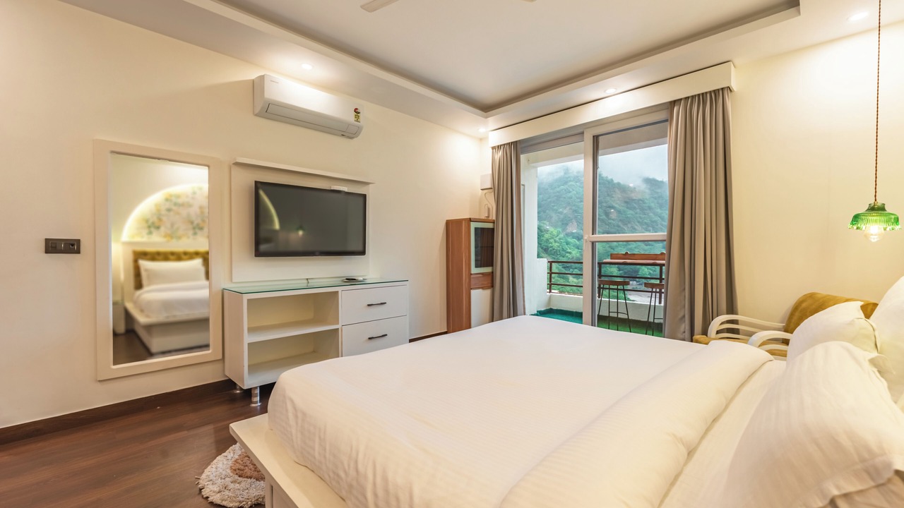 Photo of Bedroom in Tapovan
