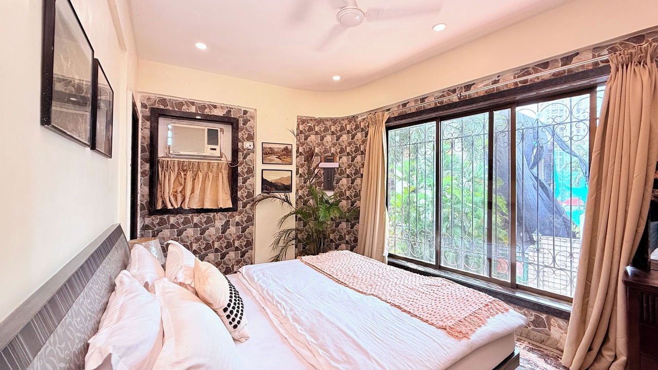 Photo of Bedroom in Versova
