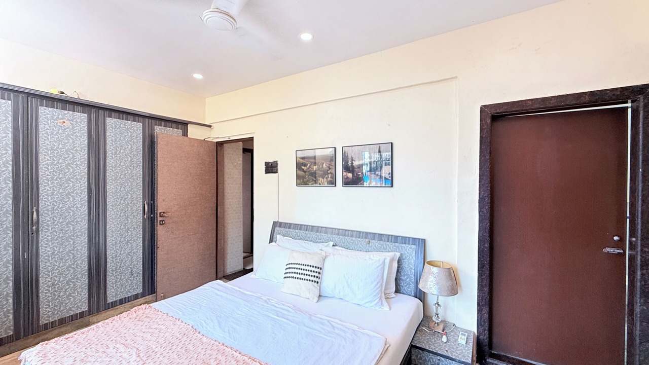Photo of Bedroom in Versova