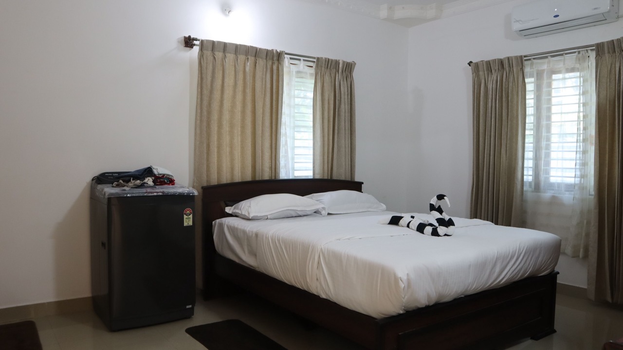 Photo of Bedroom in Denkanikota