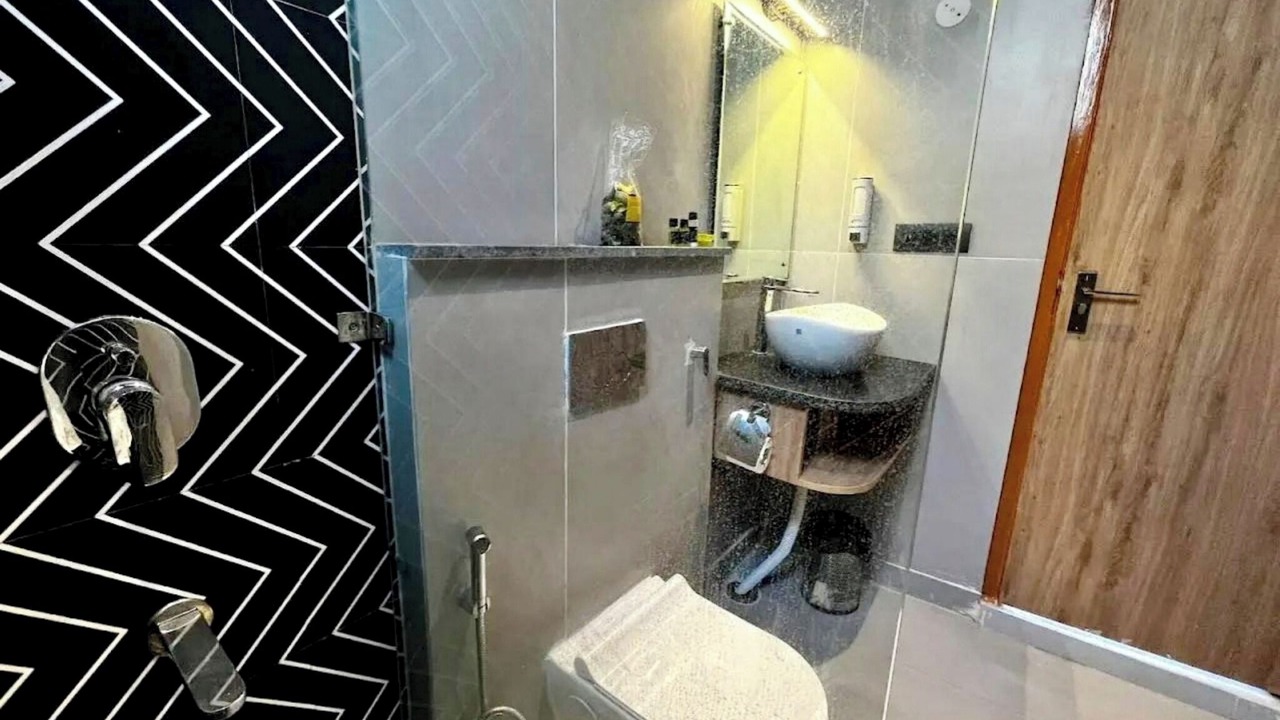 Photo of Bathroom in Tapovan