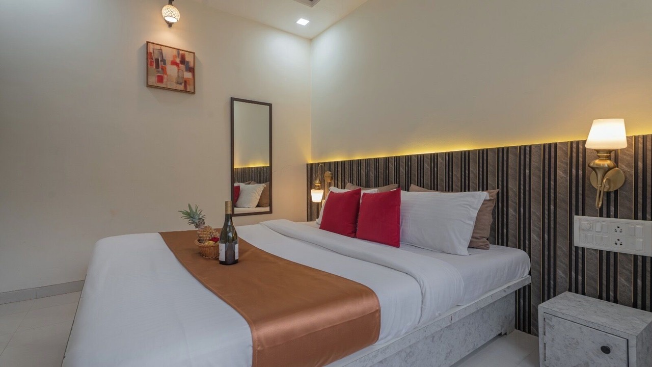 Photo of Bedroom in Mahabaleshwar
