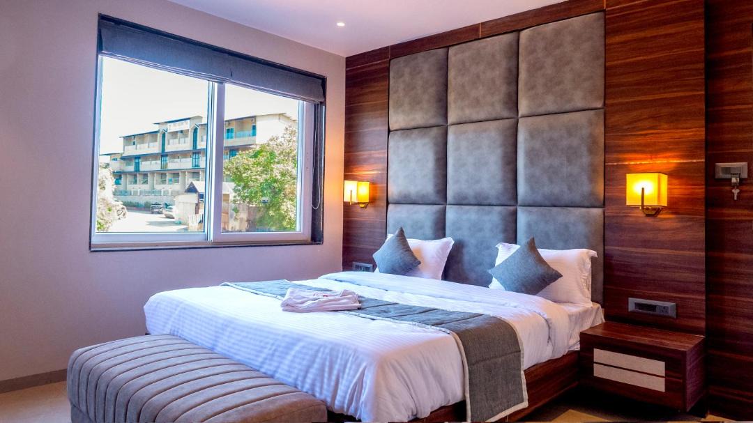 Photo of Bedroom in Mahabaleshwar