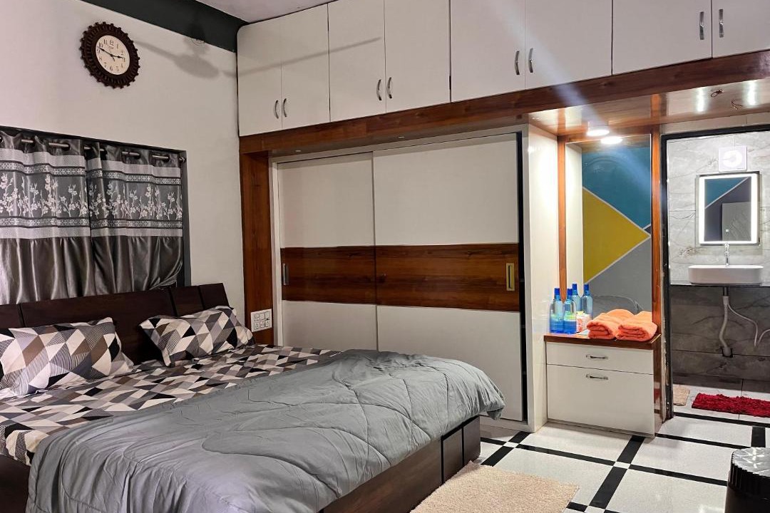 Photo of Bedroom in Veraval