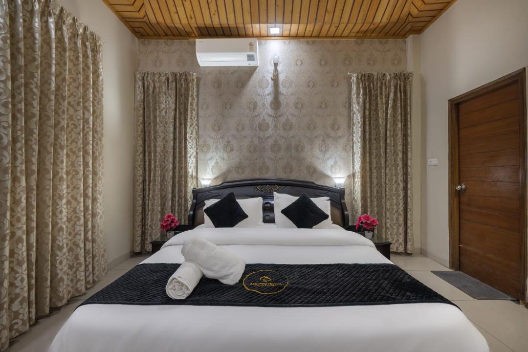 Photo of Bedroom in Dharampur