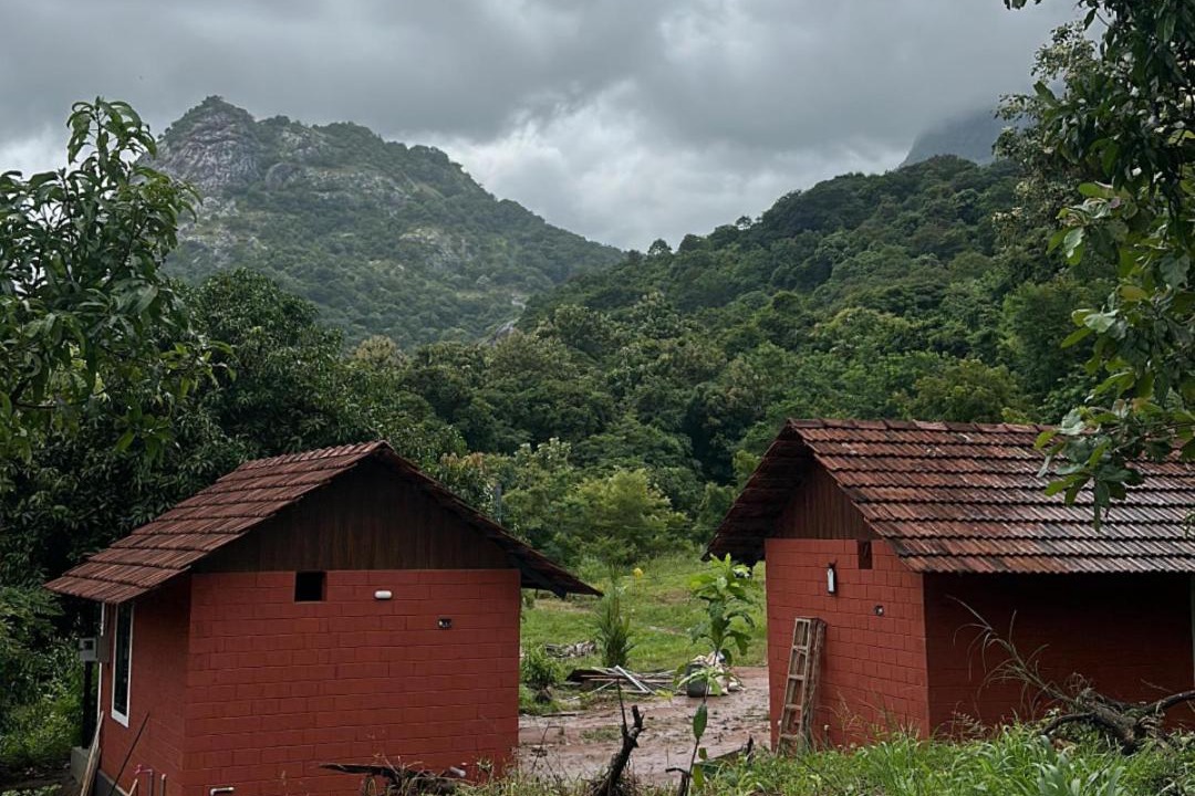 Photo of Buildings in Muthalamada