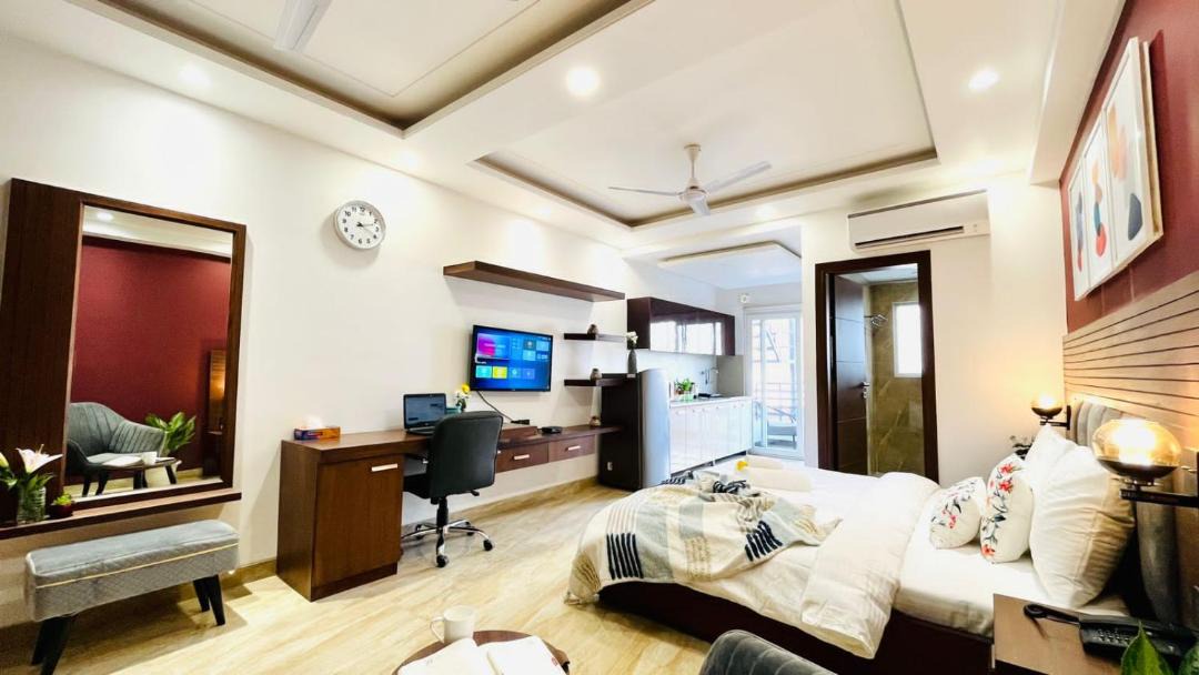 Photo of Others in DLF Phase 3