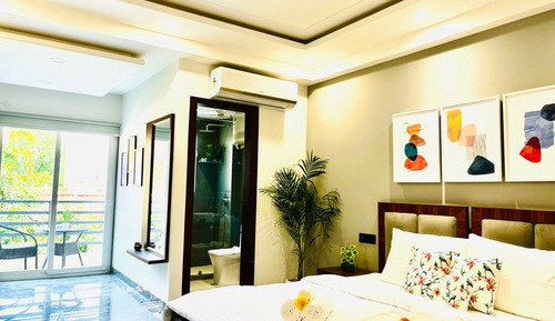Studio With Balcony