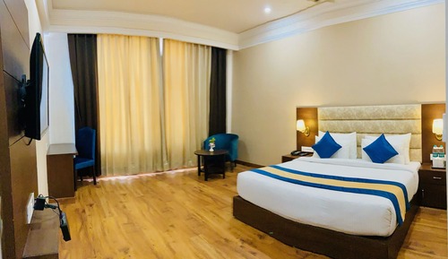Premier Room