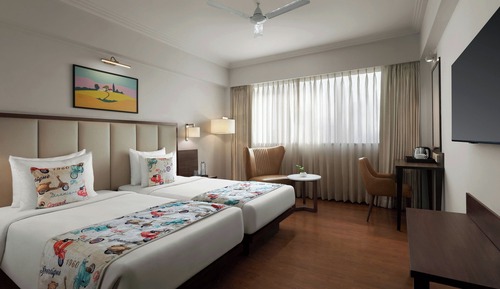 Room, 2 Twin Beds, Mountain View