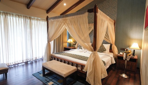 Suite with Abode Executive Lounge Access