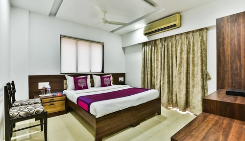 Semi Deluxe Room