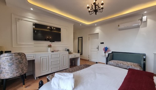 Executive Room, Balcony, Mountain View