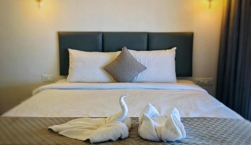 Deluxe Double With Balcony Room (Upper Sea View Room)