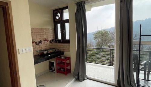 Classic Studio, Valley View