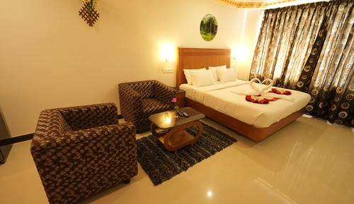 Club Double or Twin Room, City View