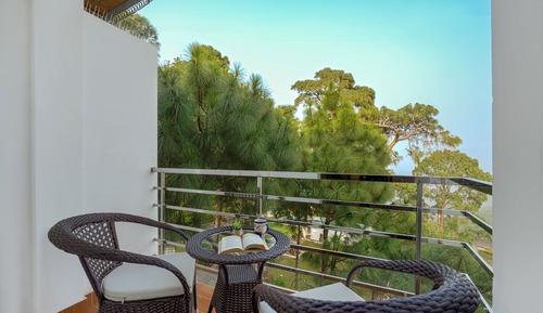 Classic Suite, Hill View