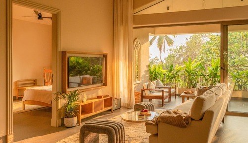 Quadruple Room, Pool View