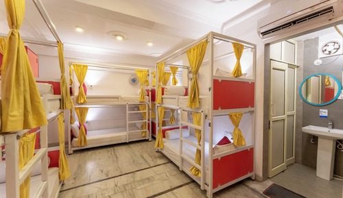 Bed in 10 Bed Mixed Dorm