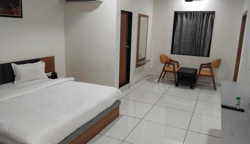 Deluxe Double Room, City View
