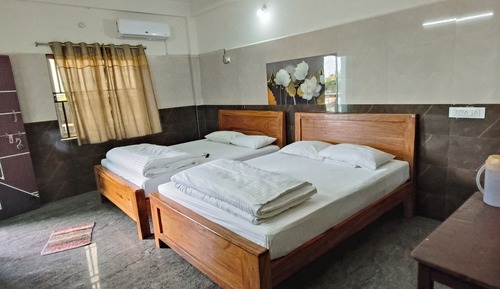 Deluxe Double or Twin Room, Balcony