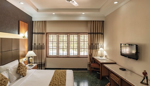 Oasis Pool Premier Room
