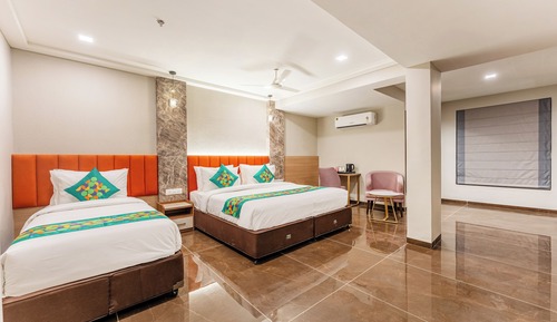 Spacious Deluxe Family Room