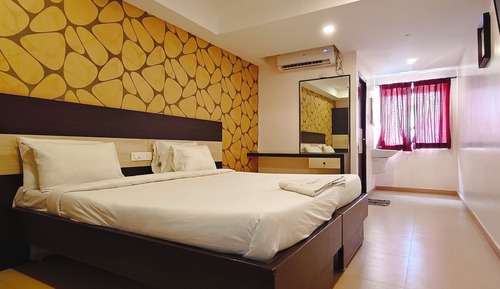Deluxe Twin Room, City View
