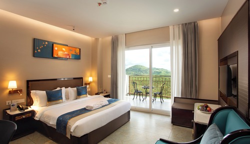 Classic Double Room, Balcony, Lake View