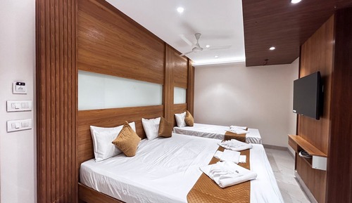 Premium Triple Room, City View