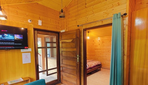 Riverview Wooden Suite