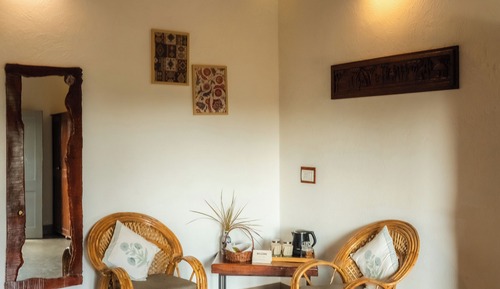 Deluxe Double Room, 1 King Bed, Garden View