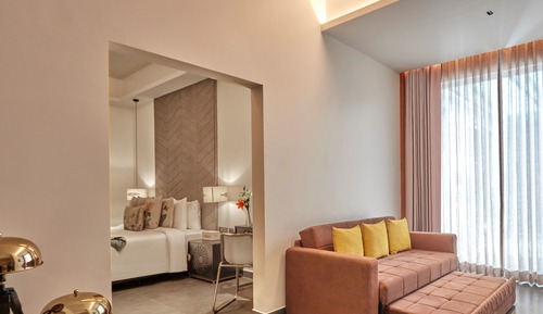 Superior Suite, Pool View (Deluxe Suite)