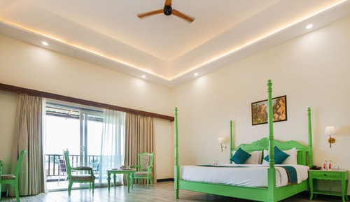 Luxury Room with Balcony