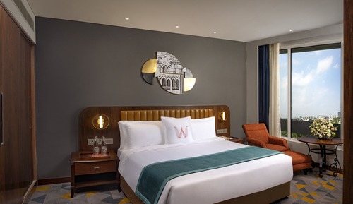 Suite, 1 Queen Bed, City View (Executive Suite)