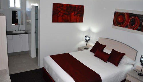 Corporate Queen Room