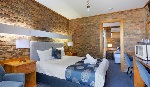 Family Room (Sleeps 4)