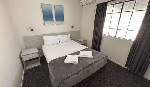 Executive Queen Suite