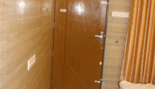 Comfort Room, Lanai