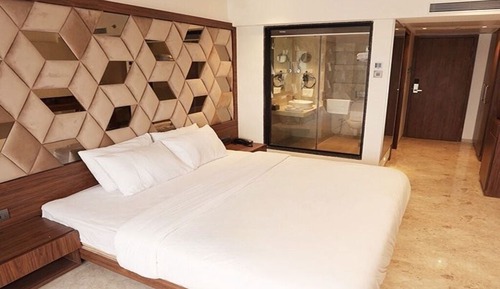 Deluxe Double Room, Garden View