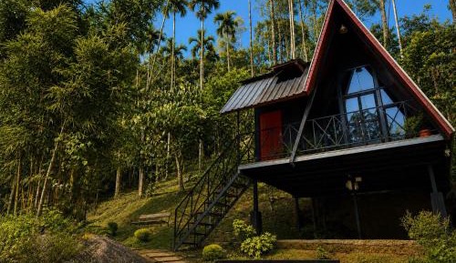 A-Frame Air Conditioned Villa Near Waterfalls