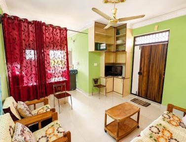 One-Bedroom Loft Apartment with One Queen Bed