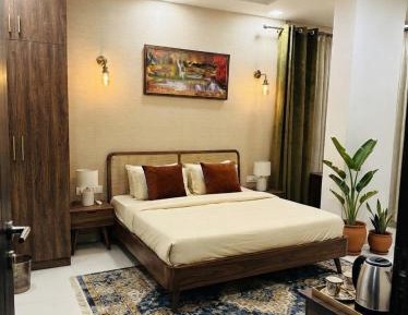 Deluxe Double Room (2 Adults + 1 Child)