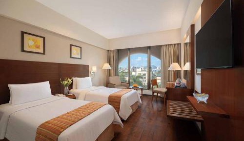 Deluxe Twin Room with 20% off on Food & Beverages and complimentary session of Steam Sauna Bath