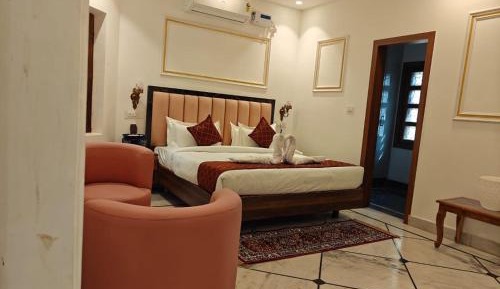 Deluxe Double or Twin Room